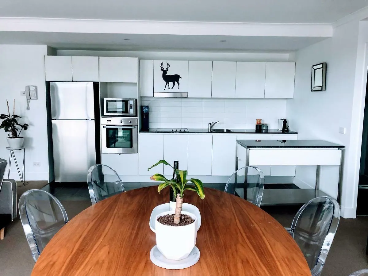 Apartment Staying Places - The Avenue Canberra Australia