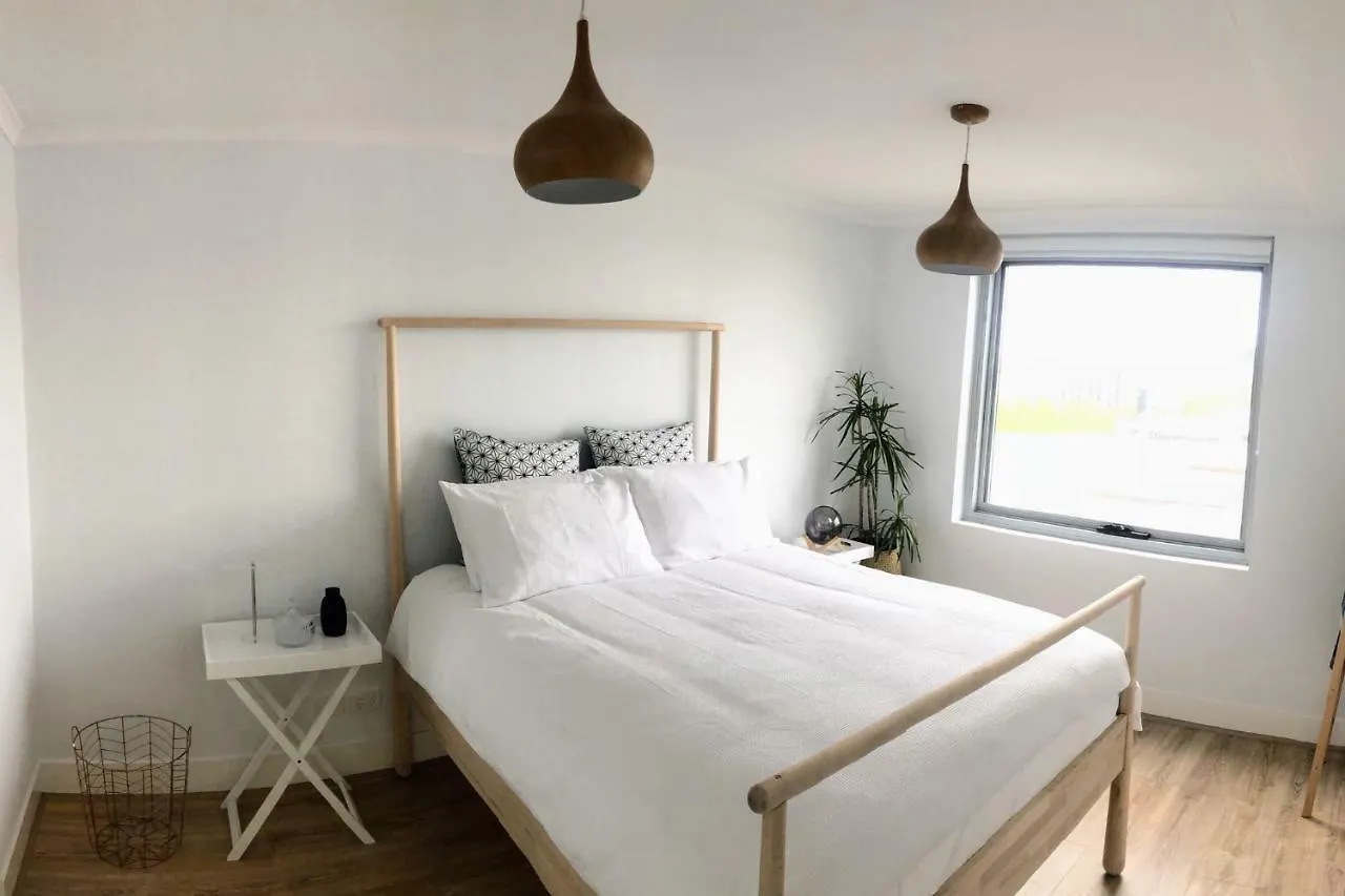 Staying Places - The Avenue Canberra